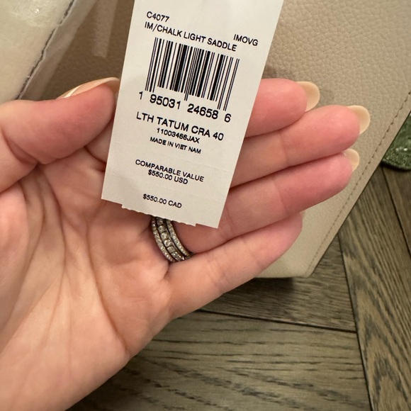 Coach Tatum Carryall-last photo for size comparison - Picture 6 of 9